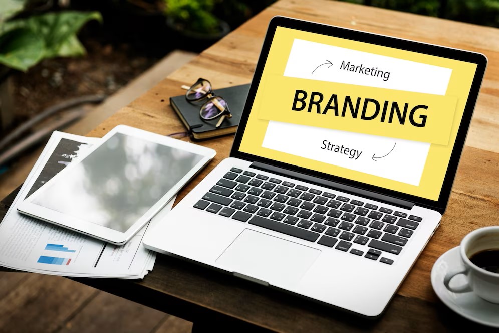 Maximizing ROI: Integrating Google Ads and Facebook Ads Campaigns